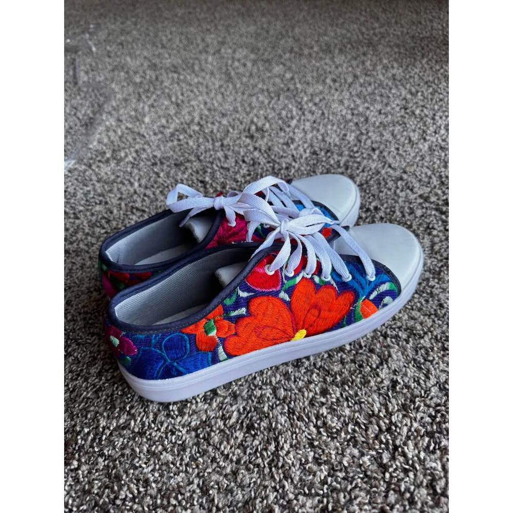 Floral Sneakers Colorful Canvas Lace-Up Shoes Great condition